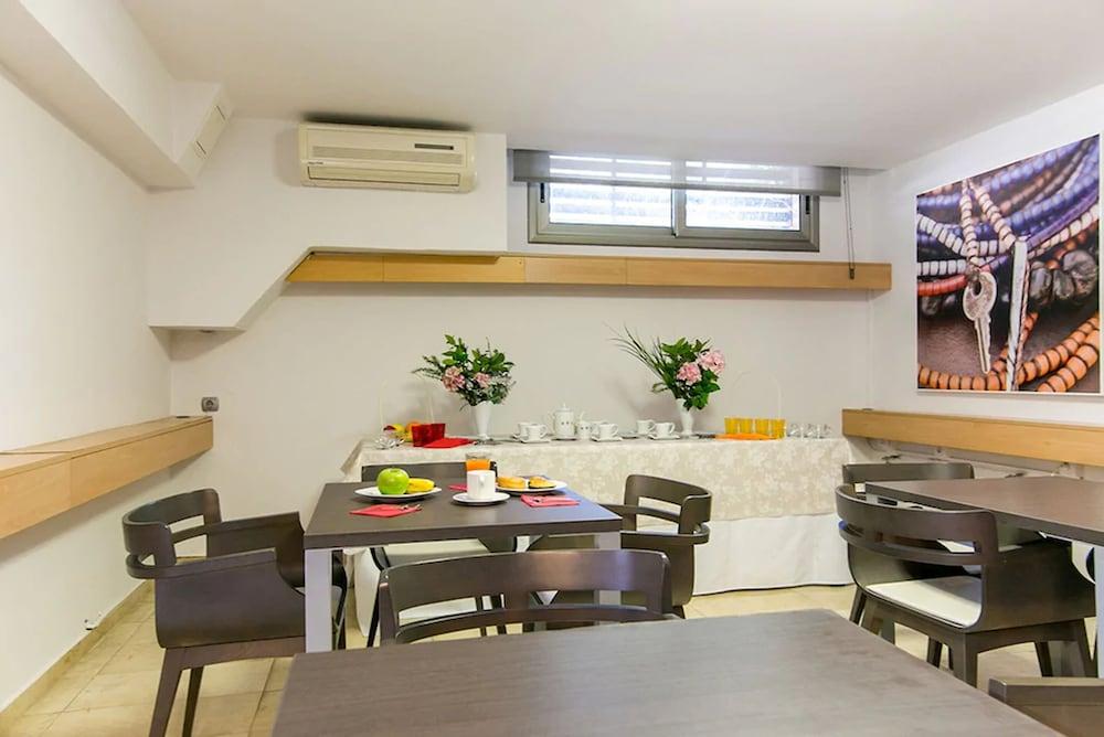 קסטלדפלס Aparthotel Bardon מראה חיצוני תמונה